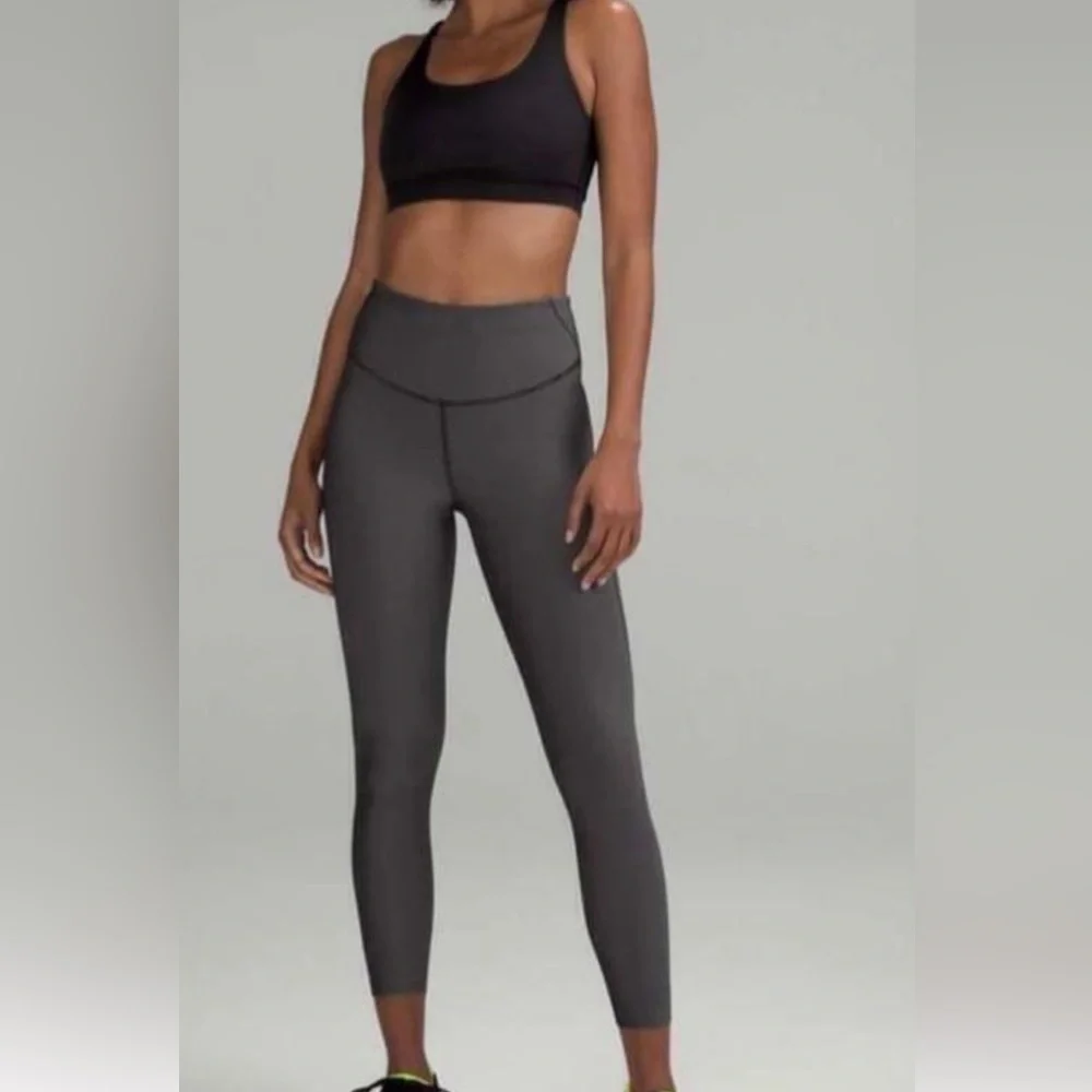New! Lululemon SZ 2, Base pace HR tight Two tone ribbed 25” leggings.